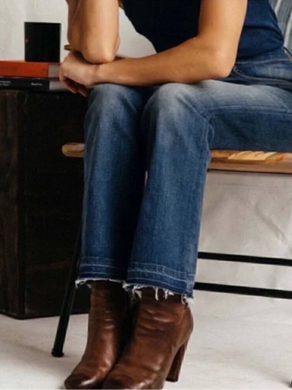 Imogene + Willie Ada Raw Hem Kick Flare Jeans Sz 24
